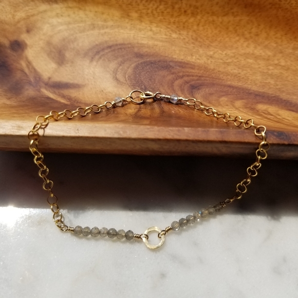 Labradorite bracelet with gold fill chain and - Picture 14 of 15